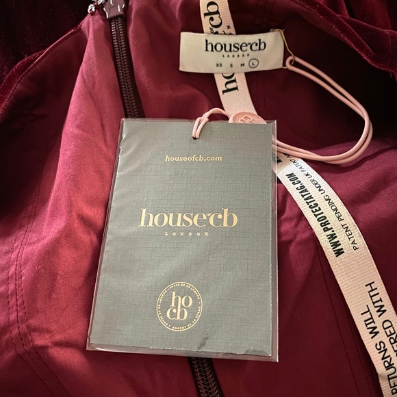 NEW House of CB Solaine Velvet Dress Wine Large - Picture 15 of 17